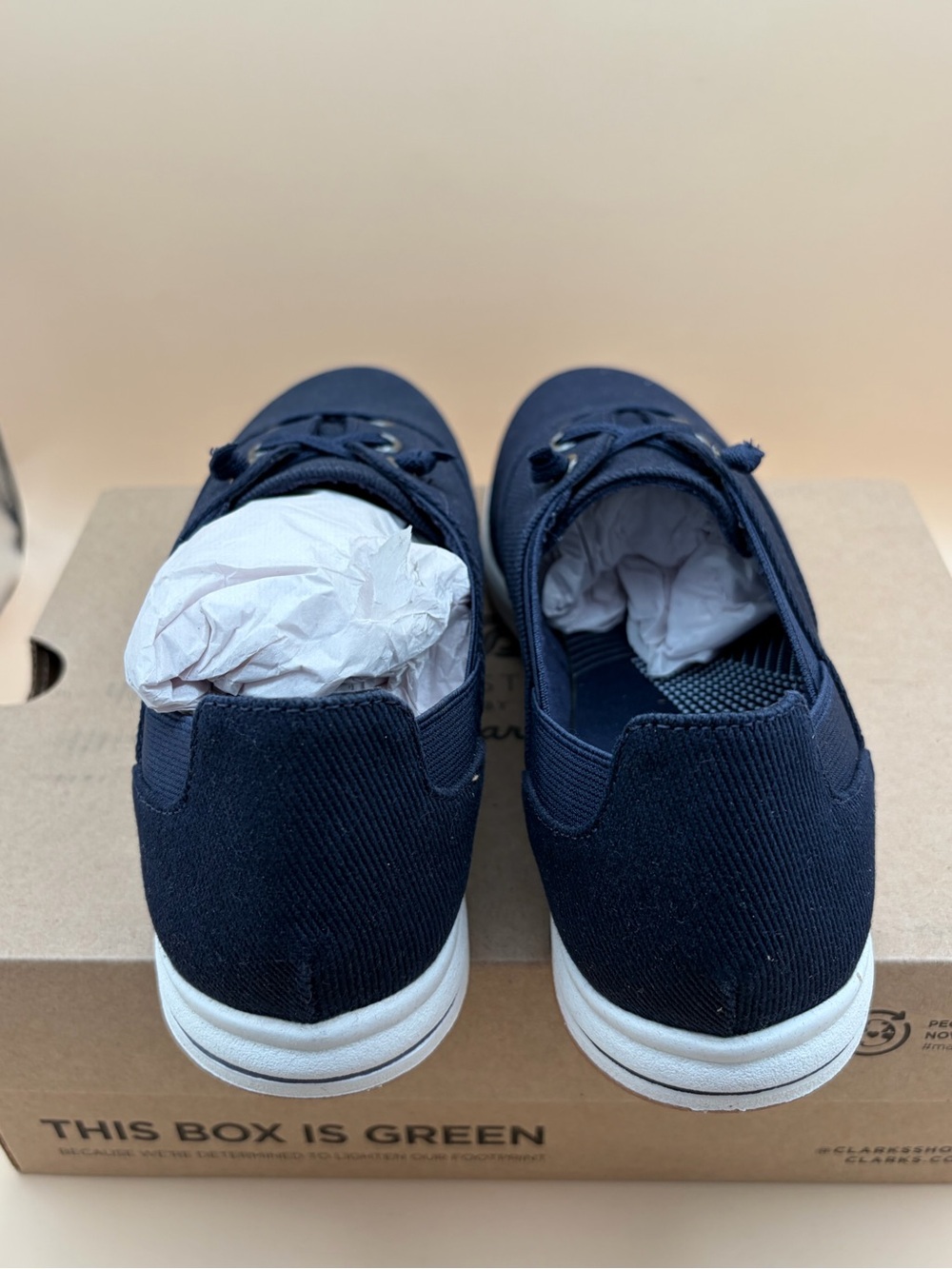 Clarks Cloudsteppers Women’s Size 8 Dark Navy Canvas Low-Top Sneakers - Picture 6 of 8